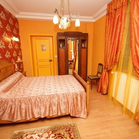 Bed and Breakfast Le Manoir Des Arts Saint-Samson-de-Bonfosse Екстер'єр фото